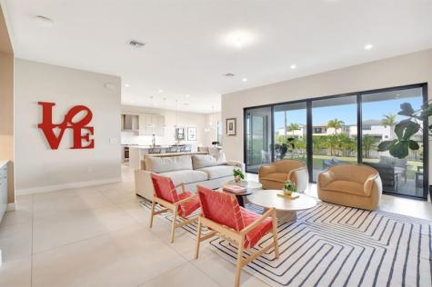 8289 Royal County Down Road Boca Raton FL 33434