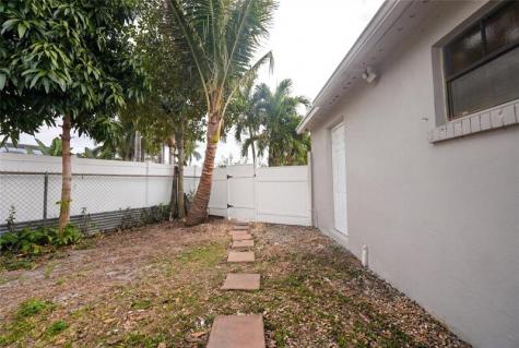 2064 E Carol Circle West Palm Beach FL 33415