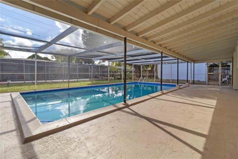 7040 SW 16th Street Pembroke Park FL 33023