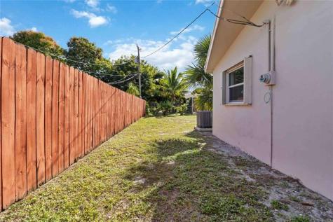 7040 SW 16th Street Pembroke Park FL 33023
