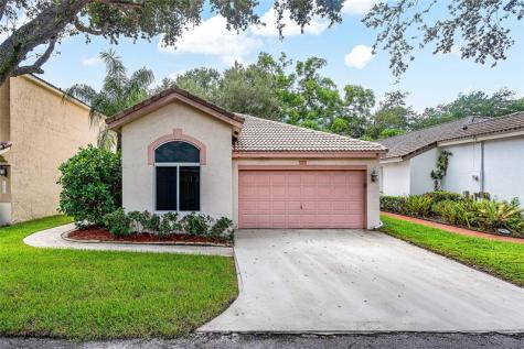1443 Banyan Circle Pompano Beach FL 33069