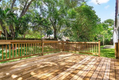 1443 Banyan Circle Pompano Beach FL 33069