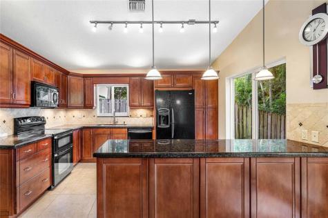 1443 Banyan Circle Pompano Beach FL 33069
