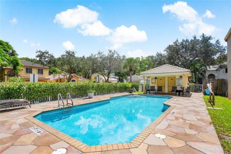1443 Banyan Circle Pompano Beach FL 33069