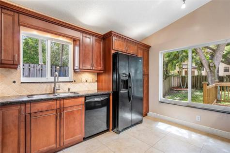 1443 Banyan Circle Pompano Beach FL 33069