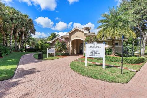 5045 Northern Lights Drive Greenacres FL 33463