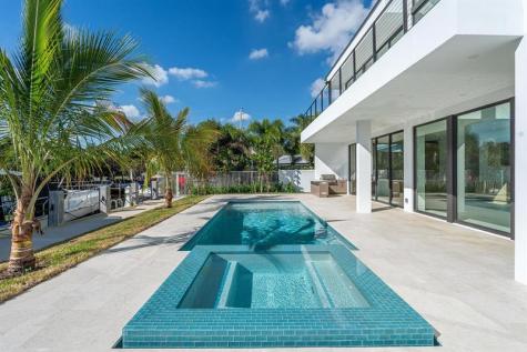 2612 NE 4th Street Pompano Beach FL 33062