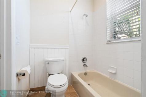 1236 Bay View Way Wellington FL 33414