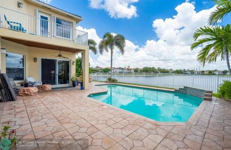 1236 Bay View Way Wellington FL 33414
