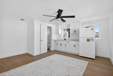 621 SE 1st Street Hialeah FL 33010