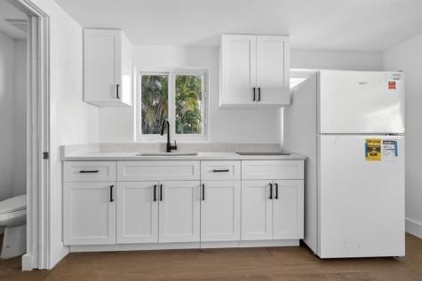 621 SE 1st Street Hialeah FL 33010