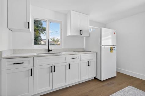 621 SE 1st Street Hialeah FL 33010