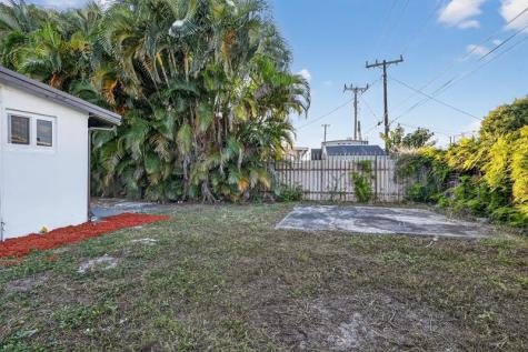 621 SE 1st Street Hialeah FL 33010