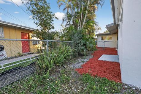 621 SE 1st Street Hialeah FL 33010