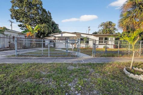 621 SE 1st Street Hialeah FL 33010