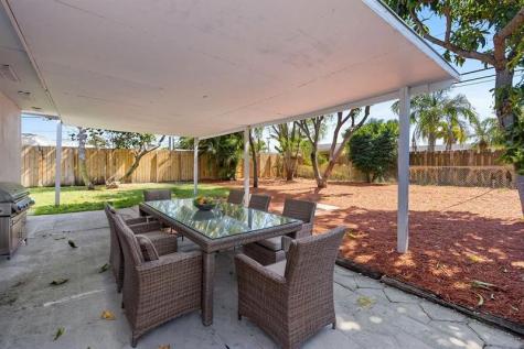 140 NW 46th Street Oakland Park FL 33309