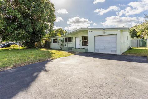 7090 Scott Street Hollywood FL 33024