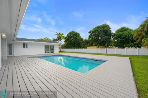 19930 NE 20th Court Miami FL 33179