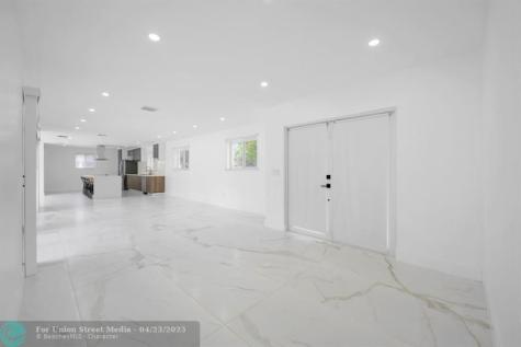 19930 NE 20th Court Miami FL 33179