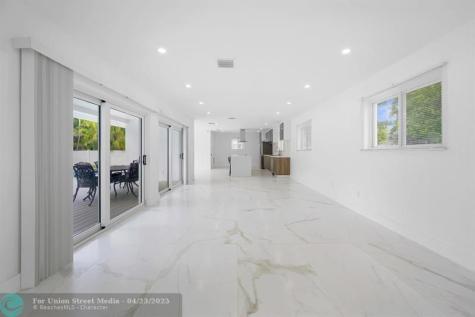 19930 NE 20th Court Miami FL 33179