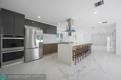 19930 NE 20th Court Miami FL 33179