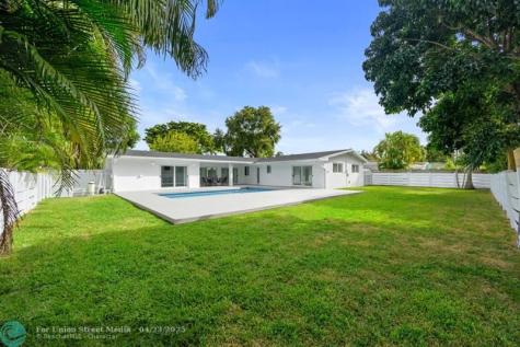19930 NE 20th Court Miami FL 33179