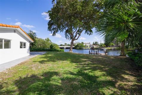 1710 SW 1st Avenue Pompano Beach FL 33060