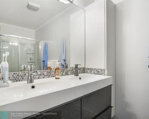 906 NW 83rd Drive Coral Springs FL 33071