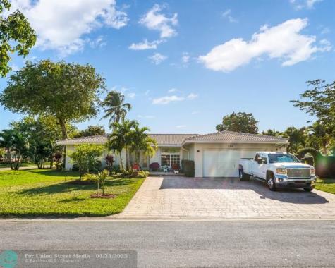 906 NW 83rd Drive Coral Springs FL 33071