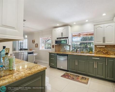 906 NW 83rd Drive Coral Springs FL 33071