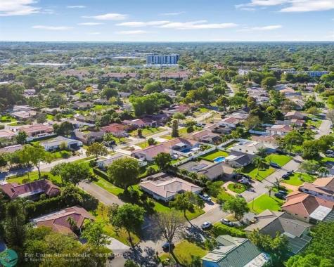 906 NW 83rd Drive Coral Springs FL 33071