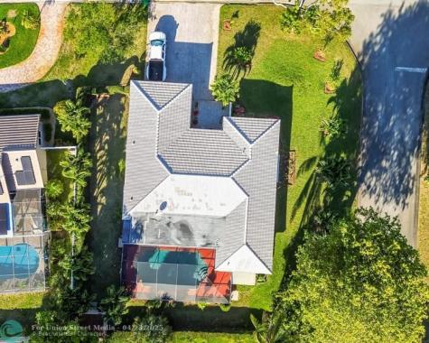 906 NW 83rd Drive Coral Springs FL 33071