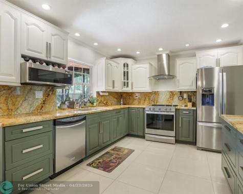 906 NW 83rd Drive Coral Springs FL 33071