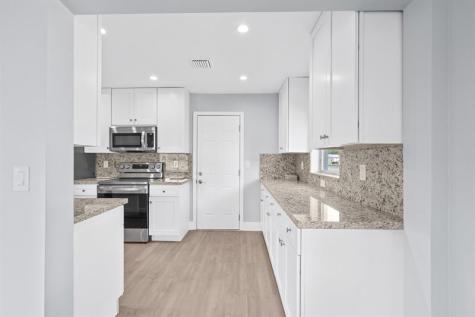1620 NW 87th Terrace Plantation FL 33322
