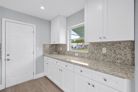 1620 NW 87th Terrace Plantation FL 33322