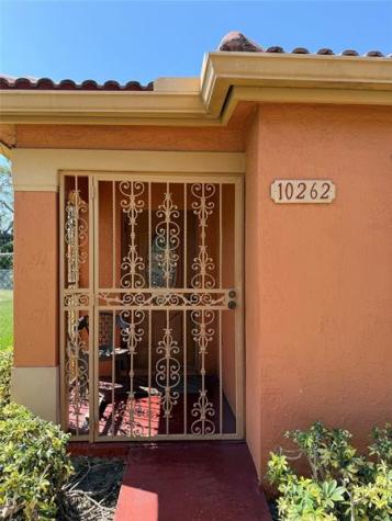 10262 SW 179th Perrine FL 33157