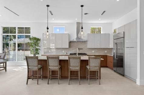 310 SE 9 Court Pompano Beach FL 33060