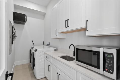 310 SE 9 Court Pompano Beach FL 33060
