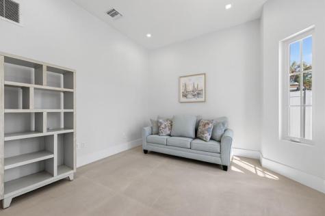 310 SE 9 Court Pompano Beach FL 33060