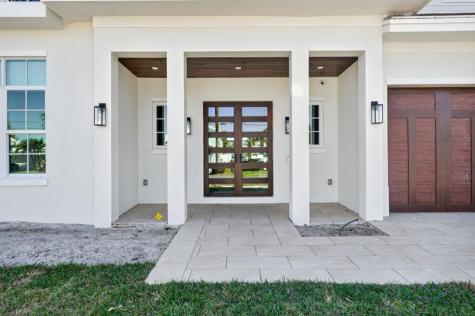 310 SE 9 Court Pompano Beach FL 33060
