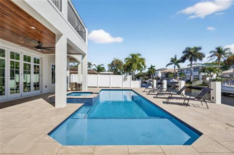310 SE 9 Court Pompano Beach FL 33060