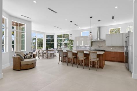 310 SE 9 Court Pompano Beach FL 33060