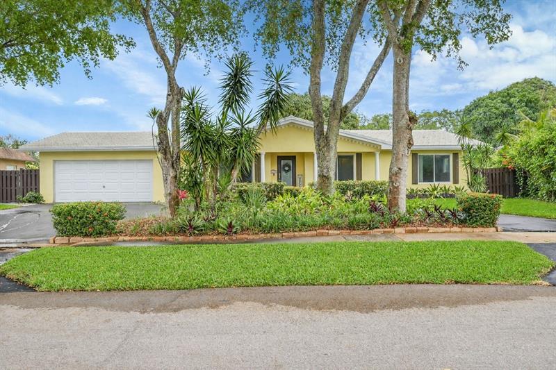 1480 SW 66th Terrace Plantation FL 33317
