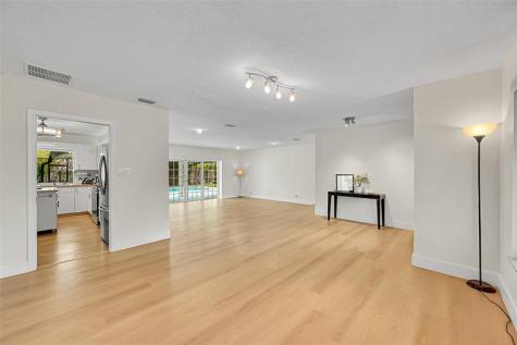 1480 SW 66th Terrace Plantation FL 33317
