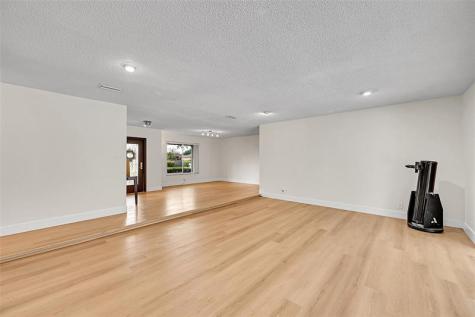 1480 SW 66th Terrace Plantation FL 33317