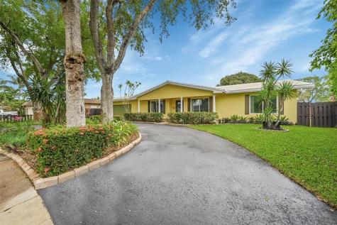 1480 SW 66th Terrace Plantation FL 33317
