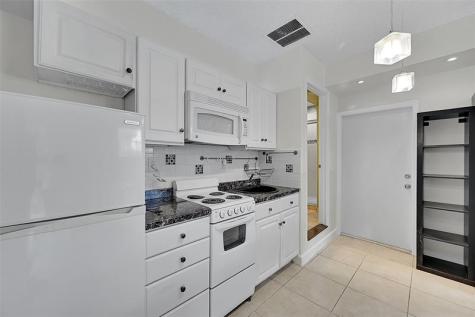 1480 SW 66th Terrace Plantation FL 33317