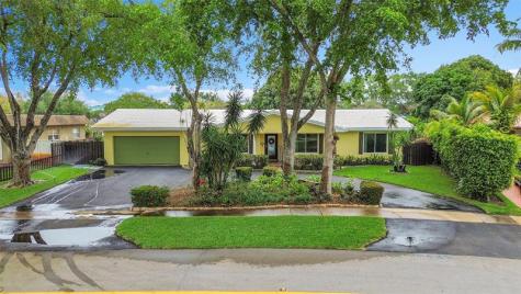 1480 SW 66th Terrace Plantation FL 33317