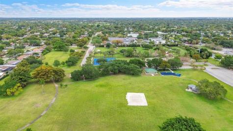 1480 SW 66th Terrace Plantation FL 33317