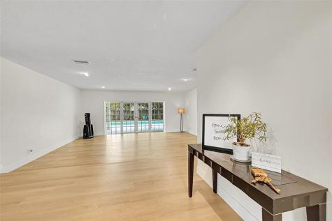 1480 SW 66th Terrace Plantation FL 33317